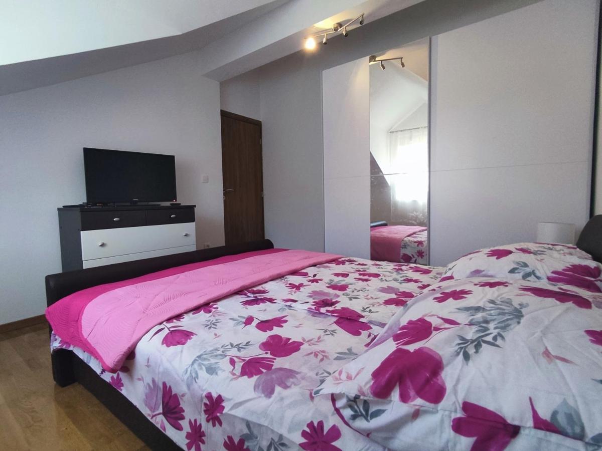 Sunny Attic Apartment With Balcony & Modern City Apartment With Outdoor Area, No Balcony Trogir Exterior foto