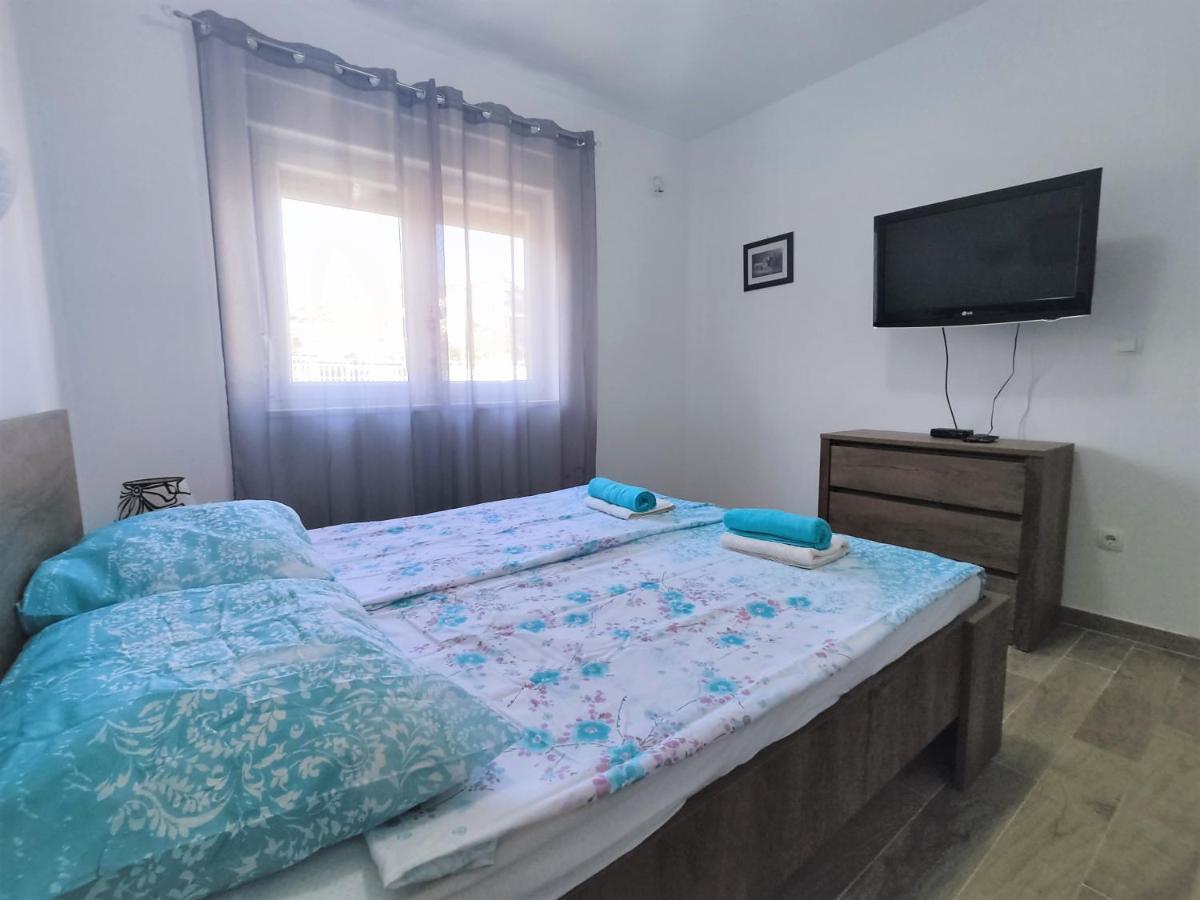 Sunny Attic Apartment With Balcony & Modern City Apartment With Outdoor Area, No Balcony Trogir Exterior foto