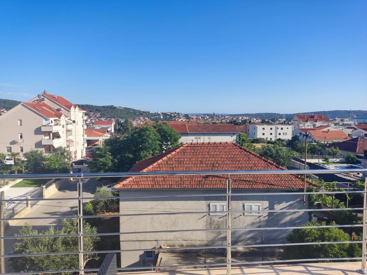 Sunny Attic Apartment With Balcony & Modern City Apartment With Outdoor Area, No Balcony Trogir Exterior foto