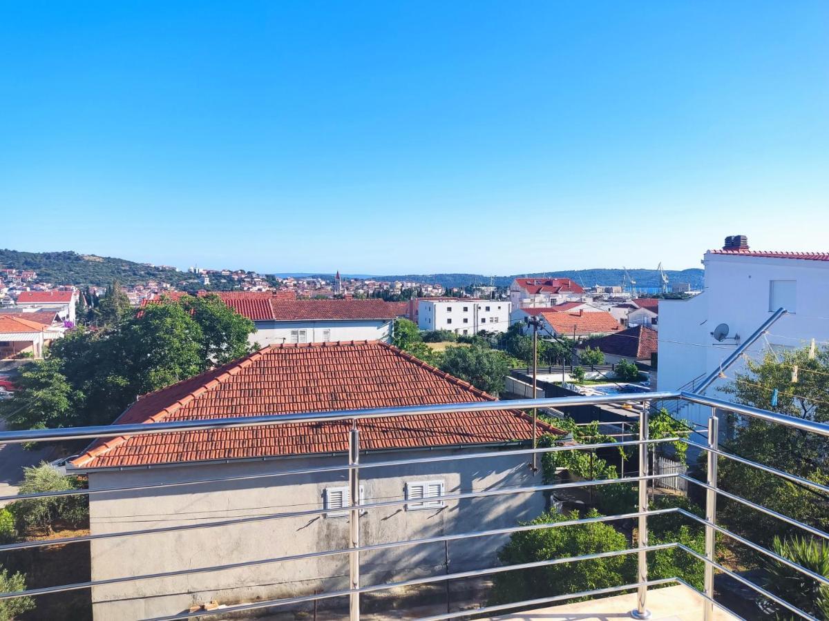 Sunny Attic Apartment With Balcony & Modern City Apartment With Outdoor Area, No Balcony Trogir Exterior foto