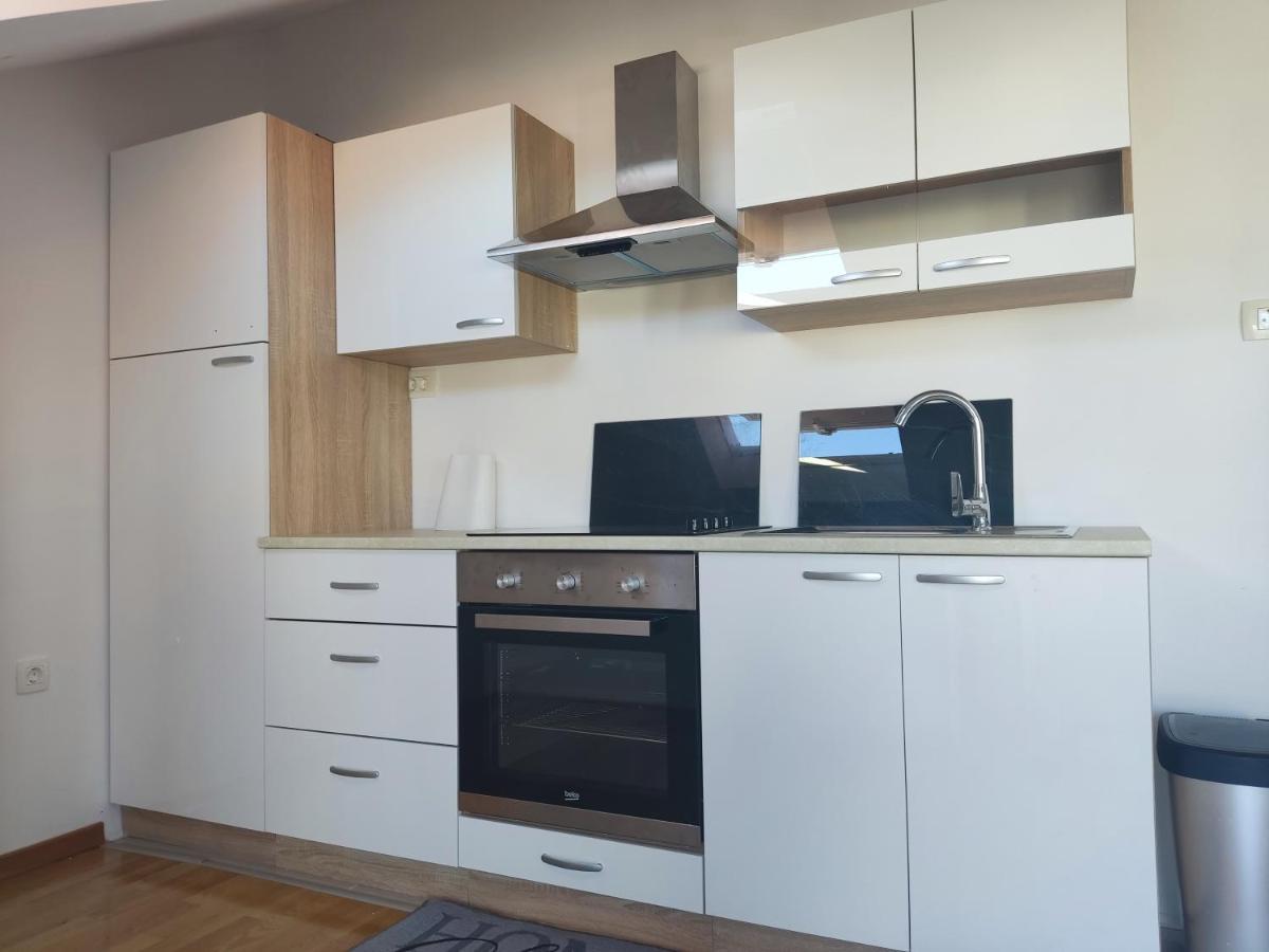 Sunny Attic Apartment With Balcony & Modern City Apartment With Outdoor Area, No Balcony Trogir Exterior foto