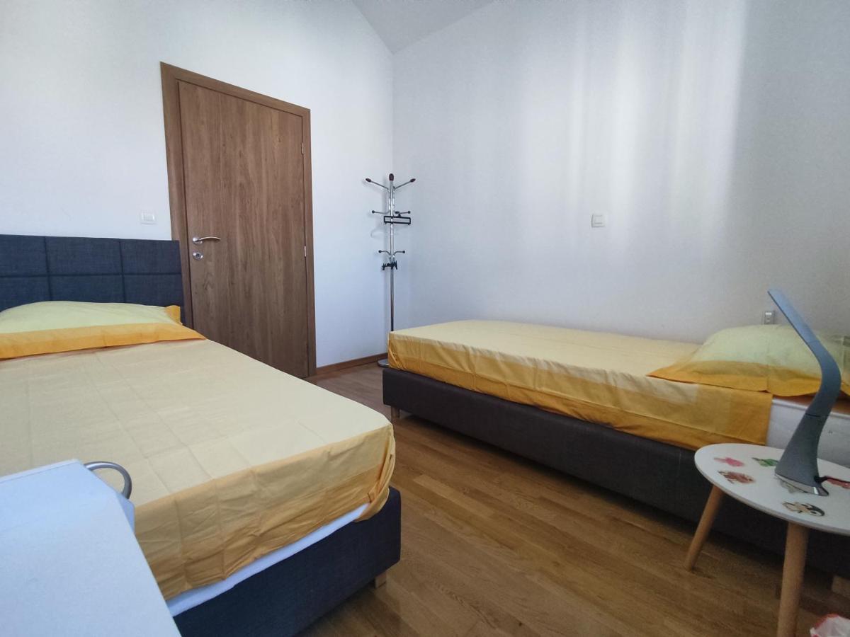 Sunny Attic Apartment With Balcony & Modern City Apartment With Outdoor Area, No Balcony Trogir Exterior foto