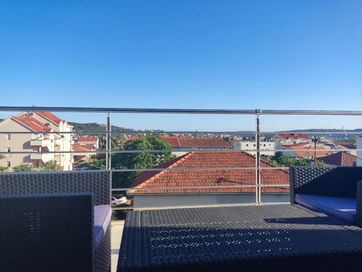 Sunny Attic Apartment With Balcony & Modern City Apartment With Outdoor Area, No Balcony Trogir Exterior foto