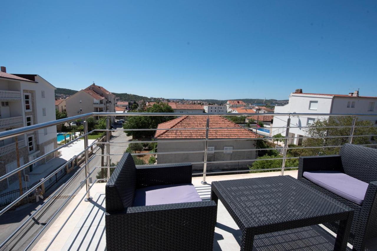 Sunny Attic Apartment With Balcony & Modern City Apartment With Outdoor Area, No Balcony Trogir Exterior foto