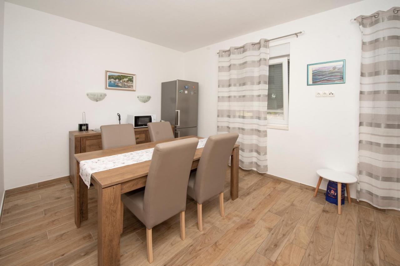 Sunny Attic Apartment With Balcony & Modern City Apartment With Outdoor Area, No Balcony Trogir Exterior foto