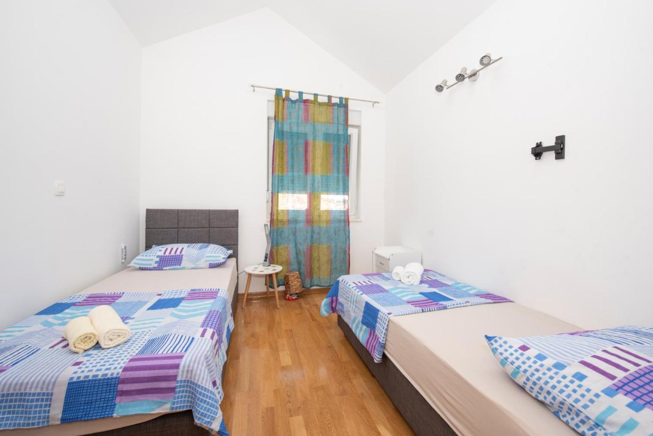 Sunny Attic Apartment With Balcony & Modern City Apartment With Outdoor Area, No Balcony Trogir Exterior foto