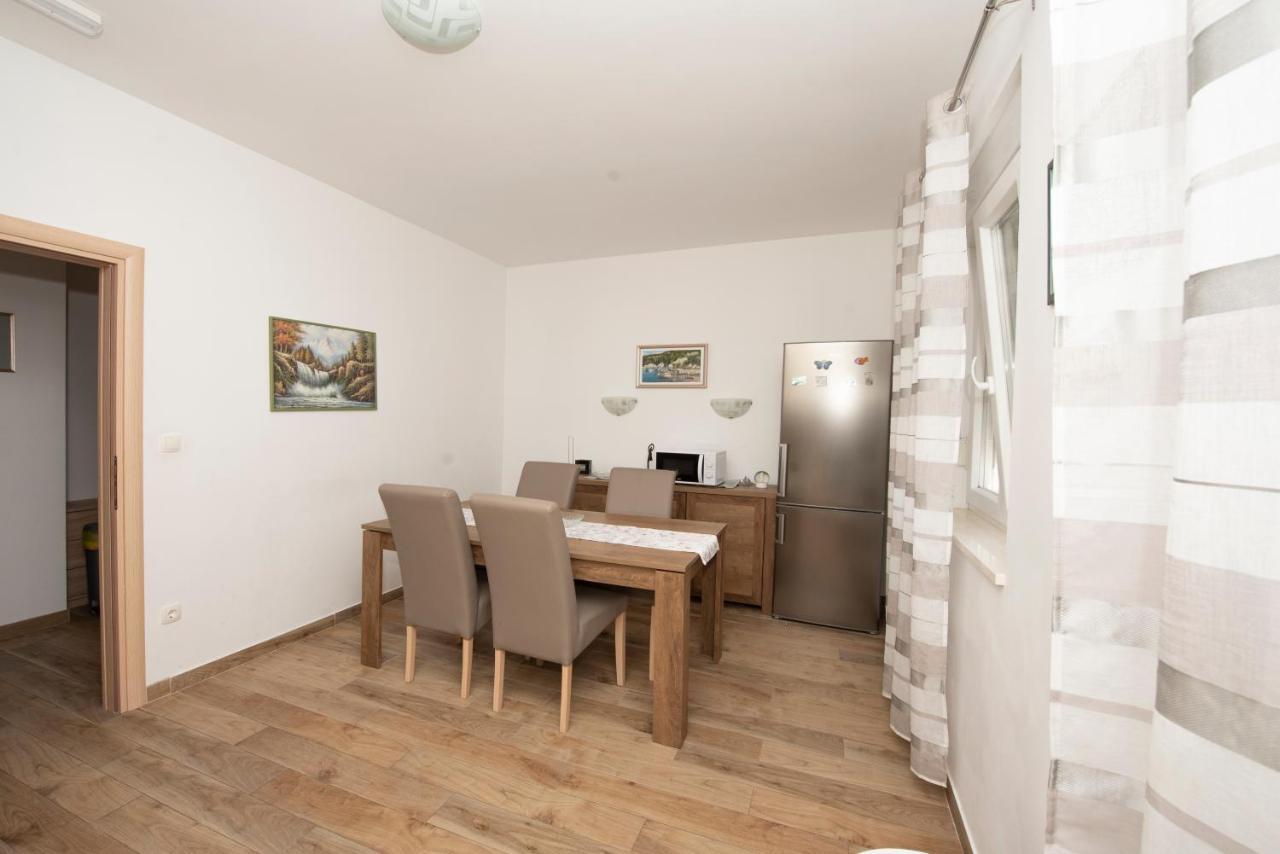 Sunny Attic Apartment With Balcony & Modern City Apartment With Outdoor Area, No Balcony Trogir Exterior foto