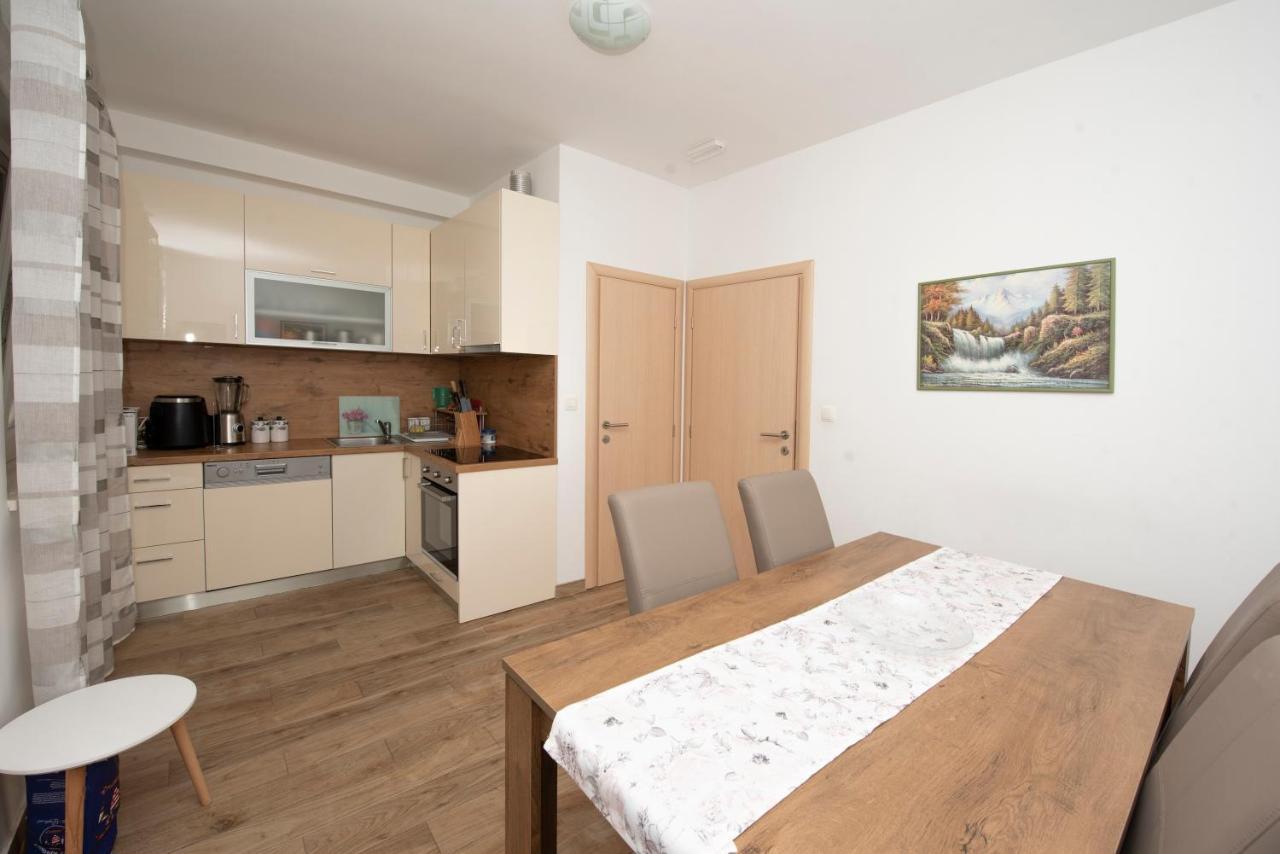 Sunny Attic Apartment With Balcony & Modern City Apartment With Outdoor Area, No Balcony Trogir Exterior foto